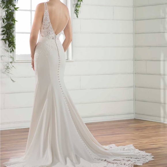 Essence Of Australia Wedding Dress - Picture 7 of 17